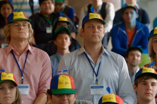 Vince Vaughn e Owen Wilson em trecho do filme Os Estagiários