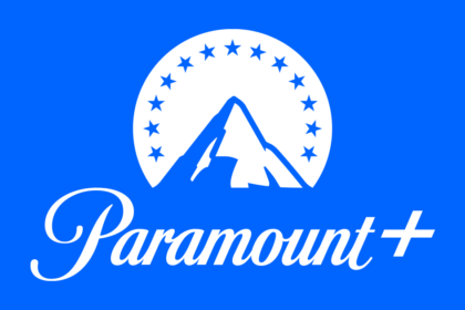Logo Paramount+ em tom branco e fundo azul