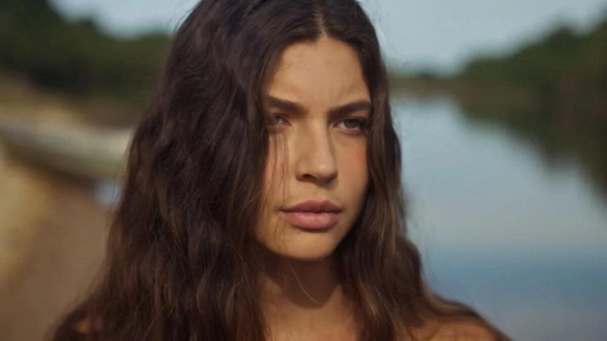 Alanis Guillen em cena de Pantanal
