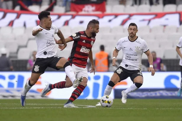 Trecho do jogo entre Corinthians e Flamengo pelo Brasileiro