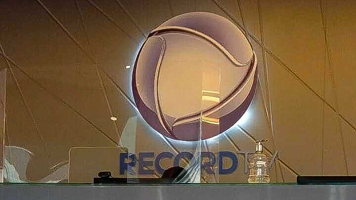 Logo na Record TV, direto da portaria de recepção