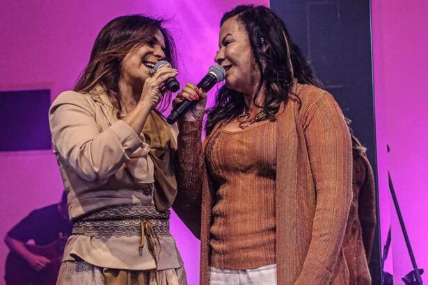 Sula Miranda e Ruth Dias cantando juntas