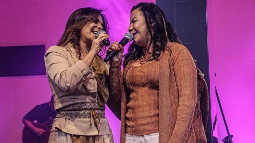 Sula Miranda e Ruth Dias cantando juntas