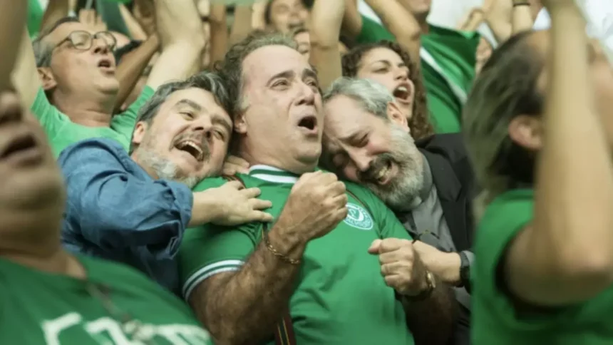 Tony Ramos, Ary França e Cássio Gabus Mendes com a camisa do palmeiras durante a gravação do filme '45 do Segundo Tempo'