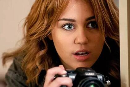 Miley Cyrus em trecho do filme A Super Agente