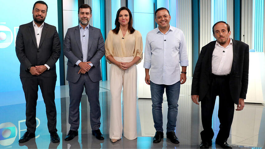 Apresentadora Ana Paula Araújo com os candidatos: Claudio Castro, Marcelo Freixo, Rodrigo Neves e Paulo Ganime