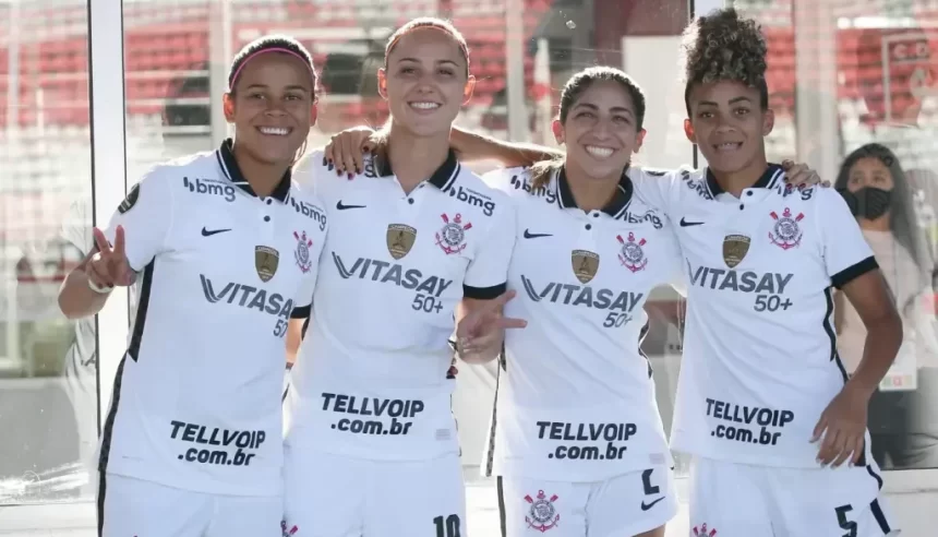 Jogadoras do Corinthians perfiladas em foto posada