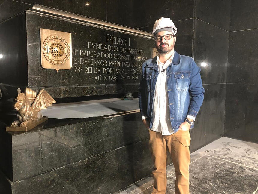 Filippo Mancuso, em foto posada nos bastidores do Globo Repórter sobre o Museu do Ipiranga