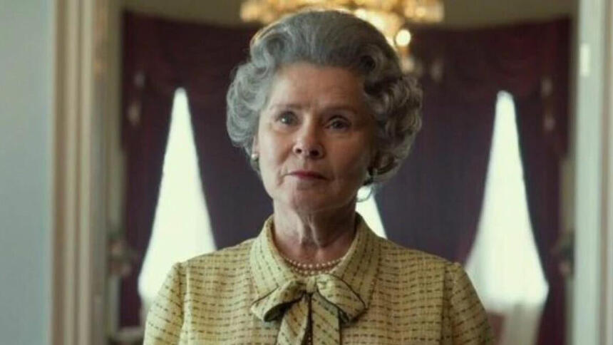 Imelda Staunton em cena de The Crown