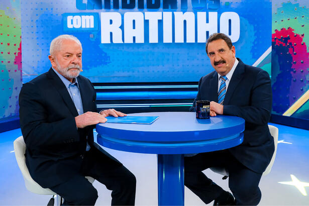 Lula ao lado de Ratinho, em trecho do Candidatos com Ratinho