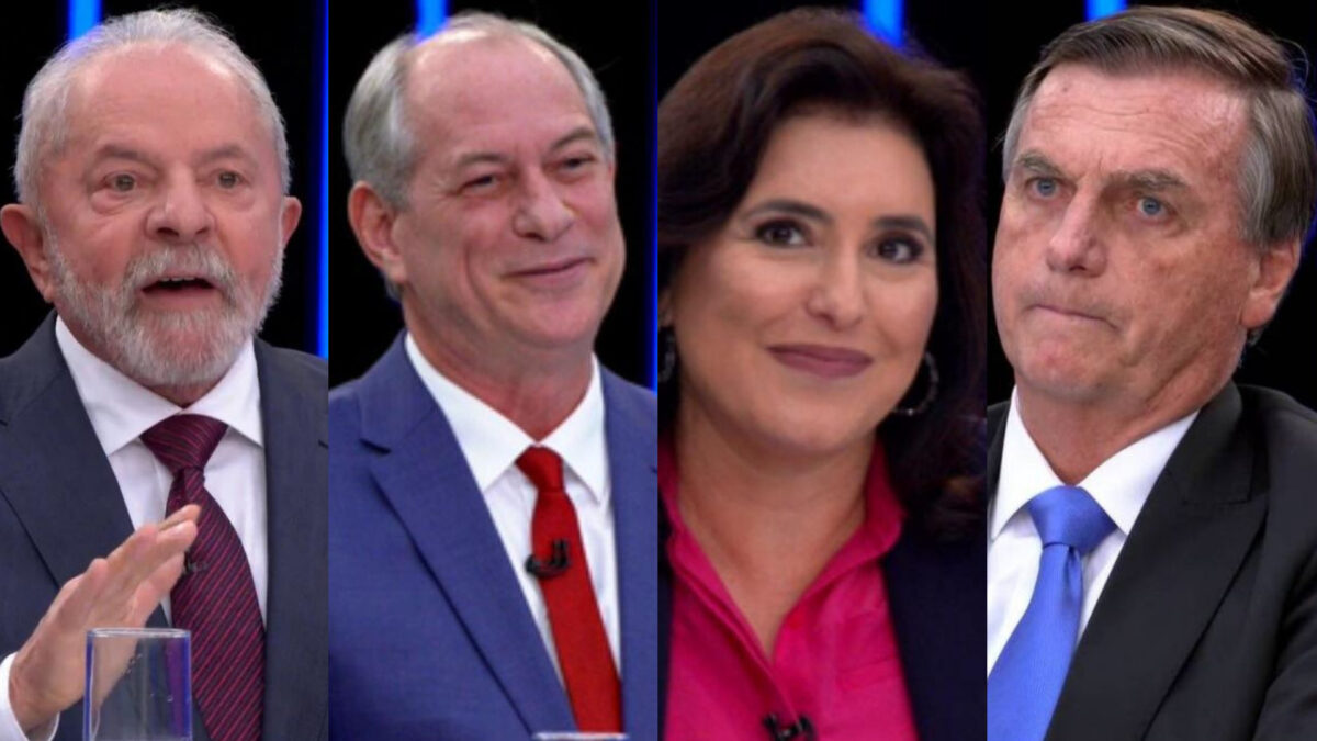 Lula de palitó preto, gravata na cor vinho, gesticulando com a mão direita; Ciro Gomes de blazer azul e gravata vermelha, com semblante bem-humorado; Simone Tebet de camisa rosa e cabelo solto; Jair Bolsonaro de palitó preto, gravata azul, com semblante sério; ambos registros durante gravação de sabatinas do Jornal Nacional, da TV Globo