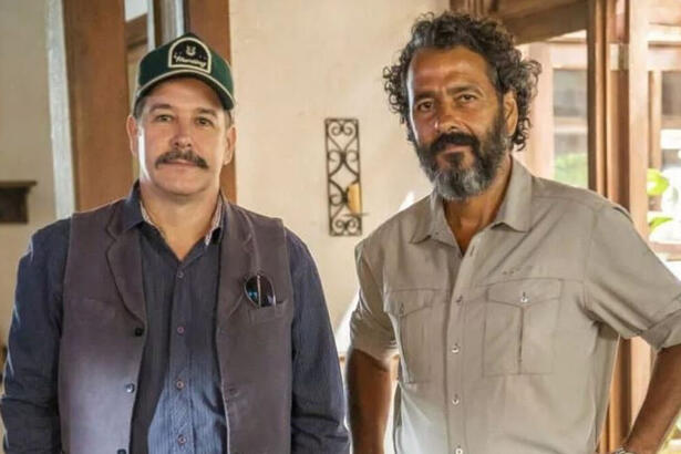 Murilo Benício e Marcos Palmeira em cena de Pantanal