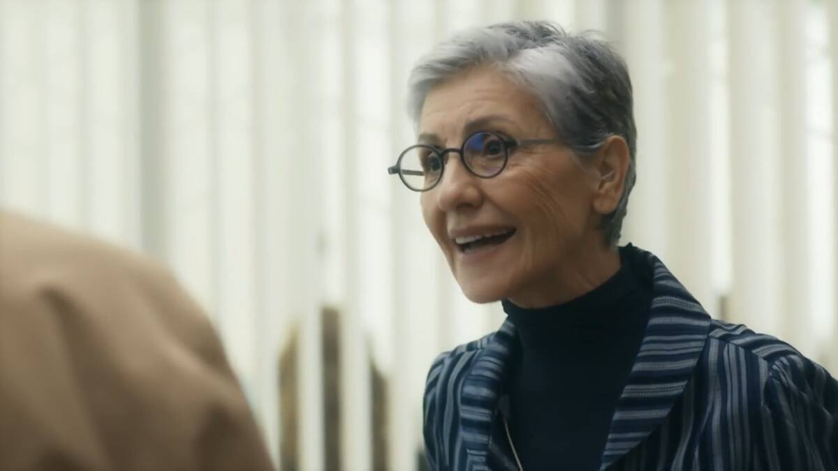 Cássia Kis como Cidália em Travessia, novela da TV Globo