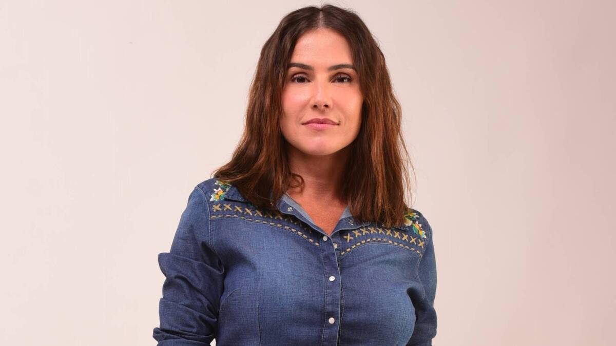 Deborah Secco em foto posada, de divulgação da Globo
