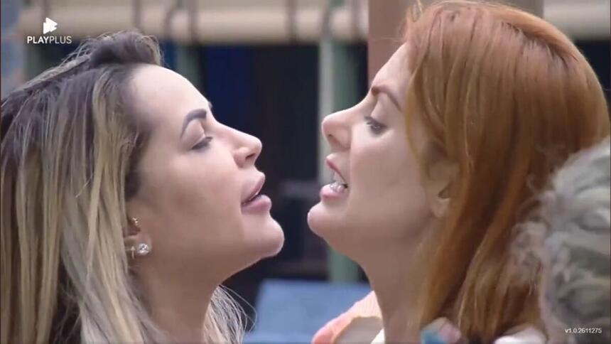 Deborah e Deolane frente a frente