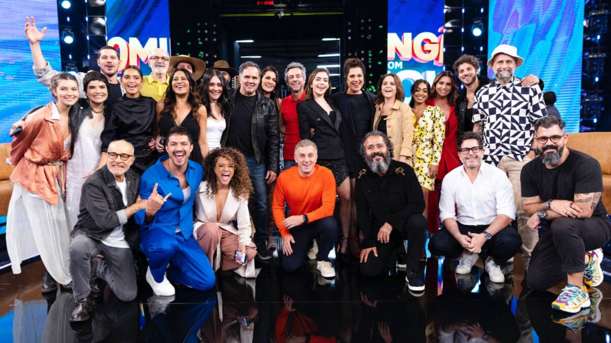Elenco de Pantanal e Travessia na gravação do Domingão com Huck, da TV Globo