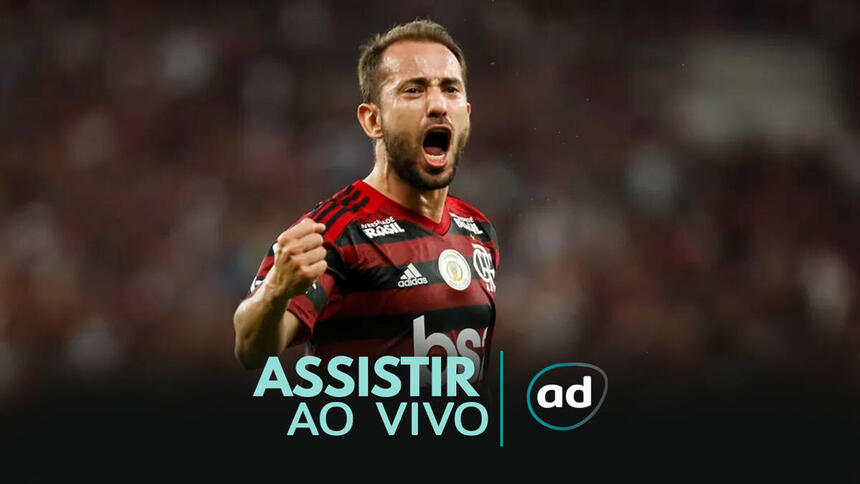 Everton Ribeiro com a camisa do Flamengo na arte de onde assistir