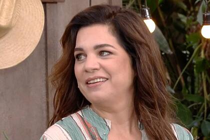 Isabel Teixeira de perfil durante entrevista do É de Casa, da TV Globo