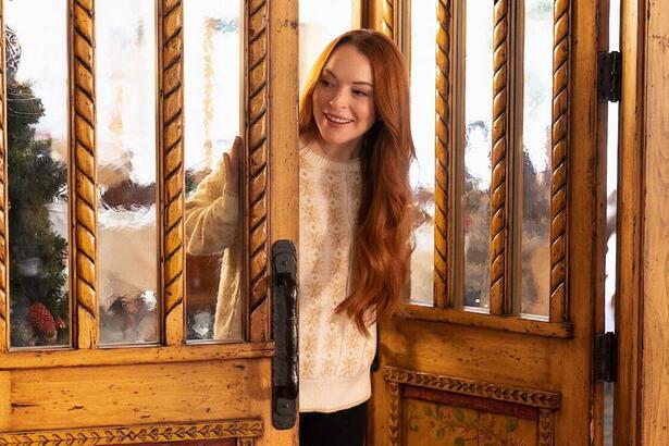 Lindsay Lohan abre portas e sorri