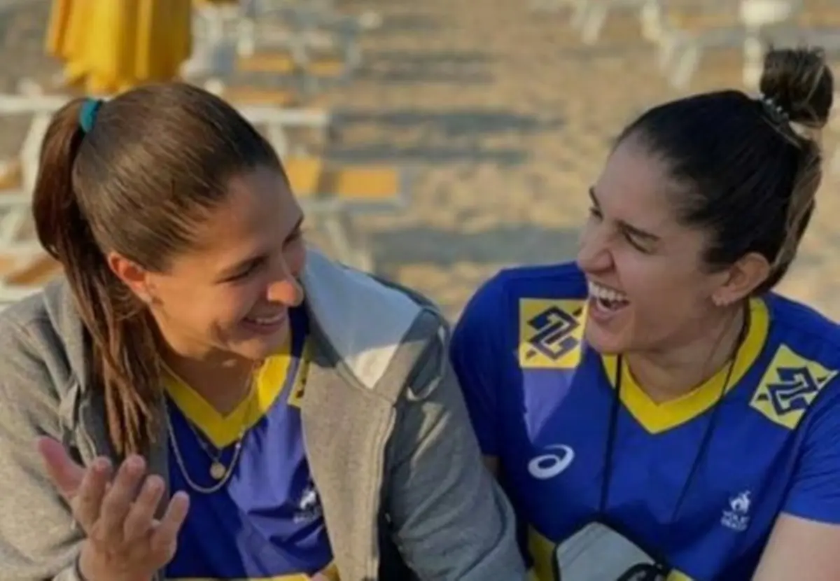 Natalia Zilio e Ana Beatriz Correa durante treinamento da Seleção Brasileira de Volei