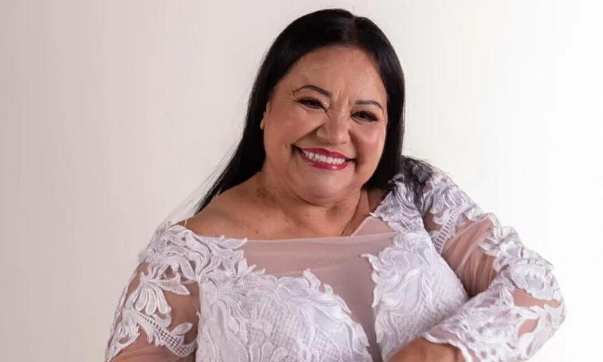 Perla Paraguaya vestida de noiva para gravação de videoclipe