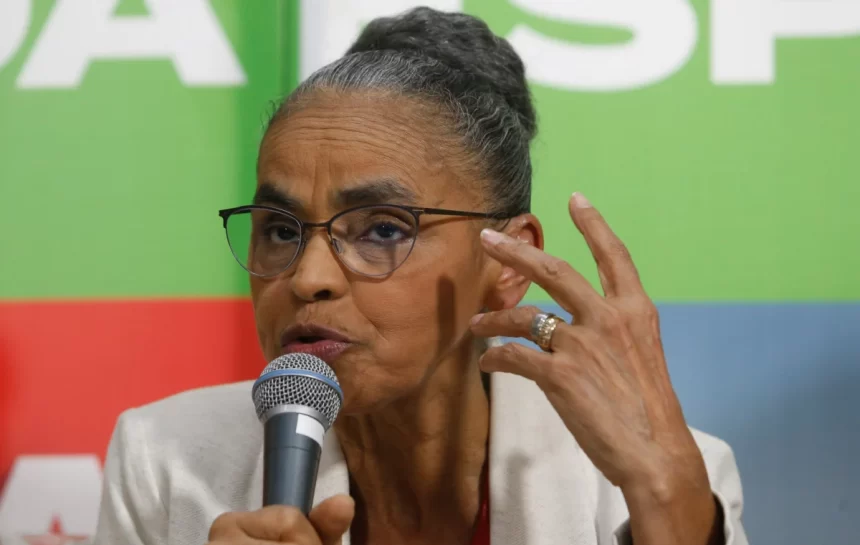 Marina Silva em trecho de um discurso na campanha de Lula