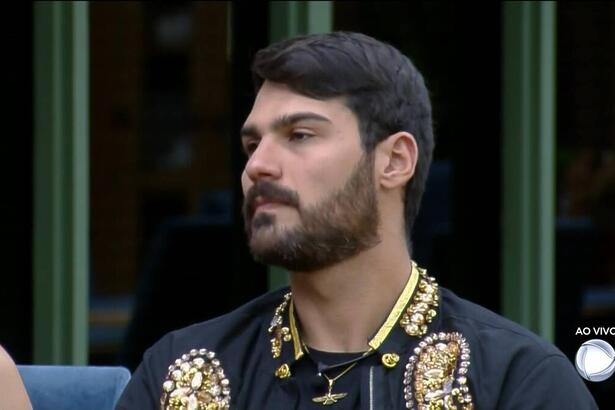 Shayan na sala de A Fazenda 14 na noite de eliminação