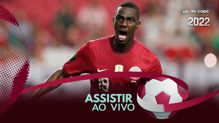 Jogador Almoez Ali, com a camisa do Catar, na arte onde assistir ao jogo Catar x Equador