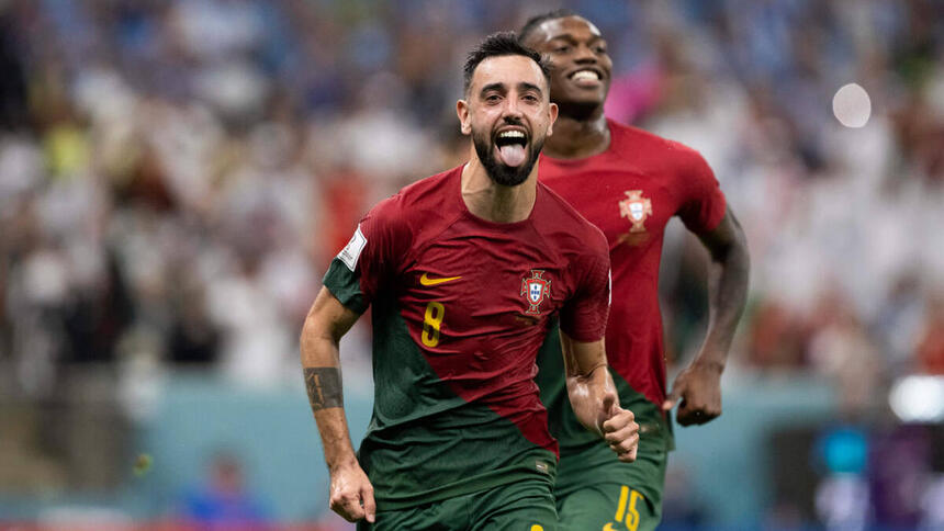 Bruno Fernandes comemorando gol por Portugal contra o Uruguai na Copa do Mundo