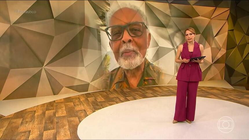 Gilberto Gil no telão do Fantástico