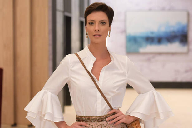 Camila Rodrigues, como Sophia Alencar, em trecho da novela Topíssima