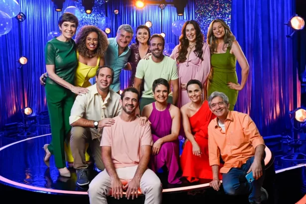 Elenco da Globo unido durante gravação de vinheta de final de ano