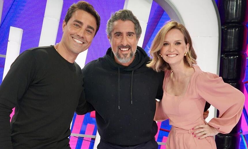 Fernanda Rodrigues e Ricardo Pereira se divertem com Marcos Mion durante gravação do Caldeirão, da TV Globo