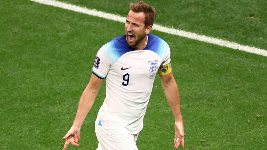 Karrry Kane, em campo com a camisa da Inglaterra, em jogo da Copa do Mundo