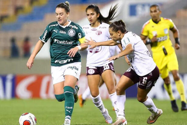 Trecho da partida entre Palmeiras e Ferroviária pelo Paulistão Feminino