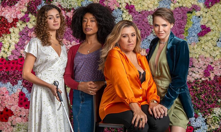 Atrizes de 'Todas as Flores' durante photoshoot de divulgação da novela