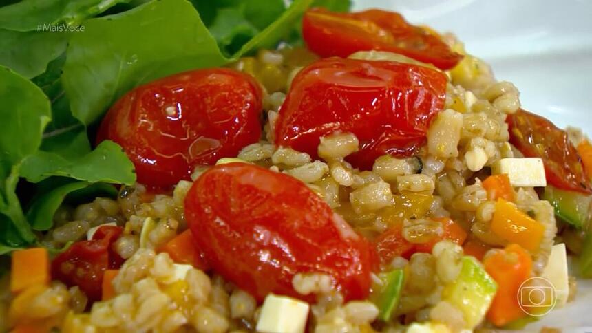 Salada de Cevadinha pronta no cenário do Mais Você na TV Globo