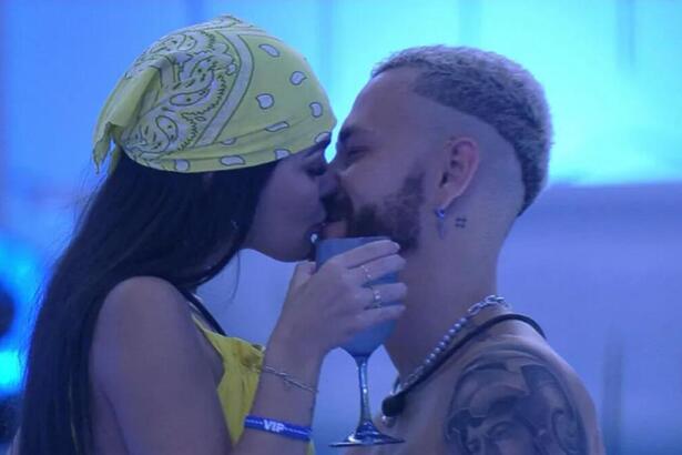 Larissa e Fred se beijando no BBB 23.