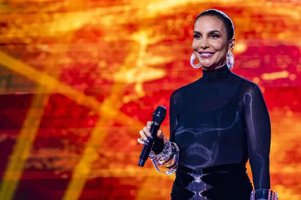 Ivete Sangalo no palco do The Masked Singer Brasil