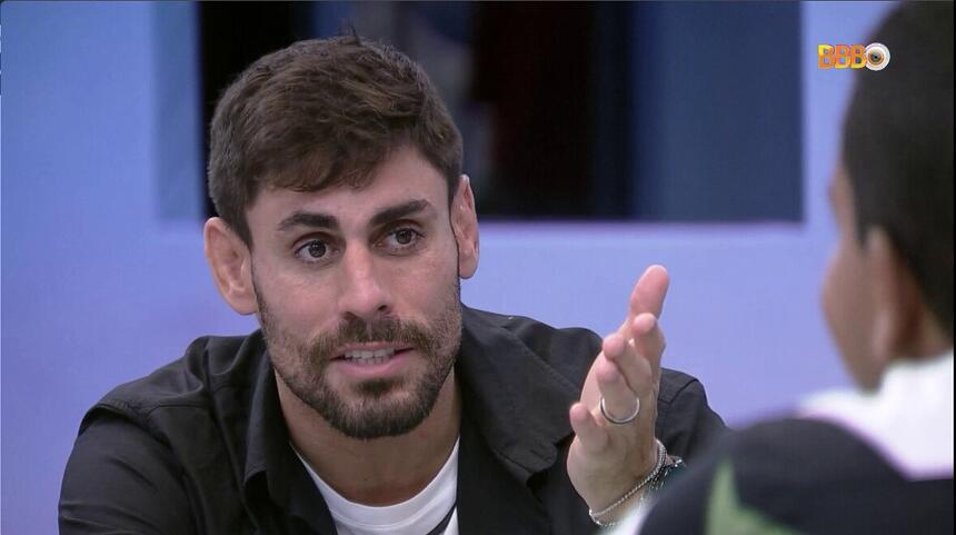 Antonio Cara de Sapato conversando com Aline Wirley, Amanda e Bruno no Almoço do Anjo do BBB 23