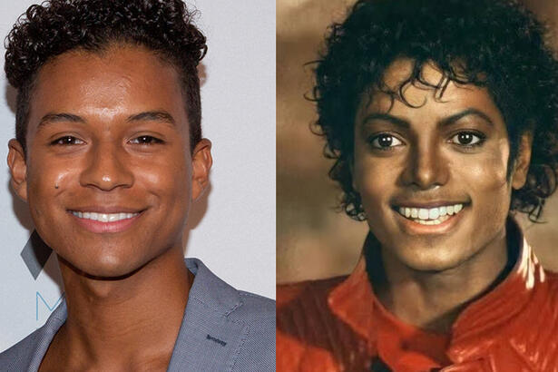 Jaafar Jackson sorrindo, de blazer cinza, camisa preta, durante coletiva em evento nos EUA; Michael Jackson sorrindo, camisa vermelha durante gravação de videoclipe