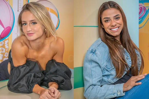 Bruna Griphao de vestido preto, sorrindo, encostada no balcao durante ensaio; Key Alves de calça e jaqueta jeans, sorrindo, cabelo solto, liso, durante ensaio fotográfico