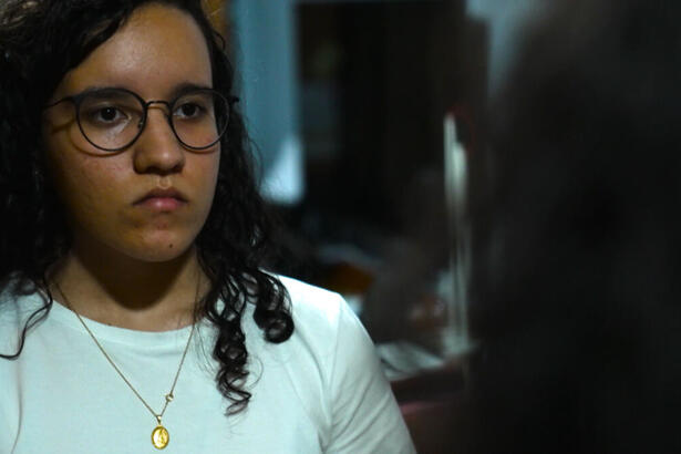 Maria, uma das vítimas do cyberbullying, em entrevista ao Repórter Record Investigação