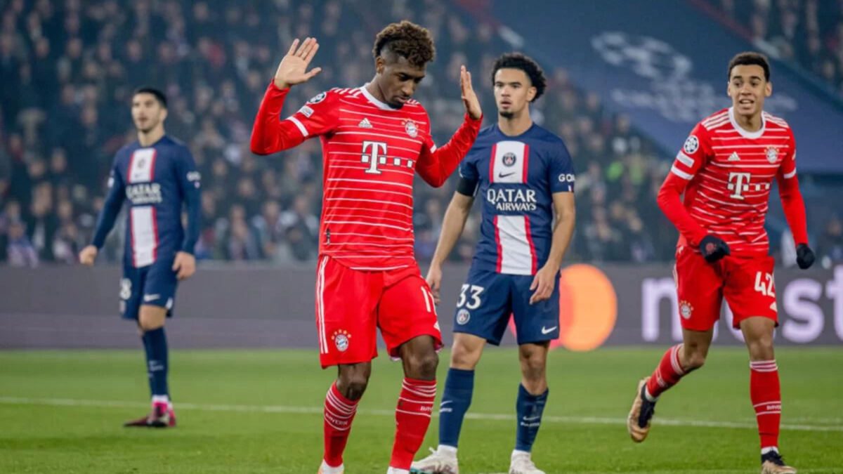Trecho do jogo entre PSG e Bayern de Munique, com jogadores dos dois times em campo