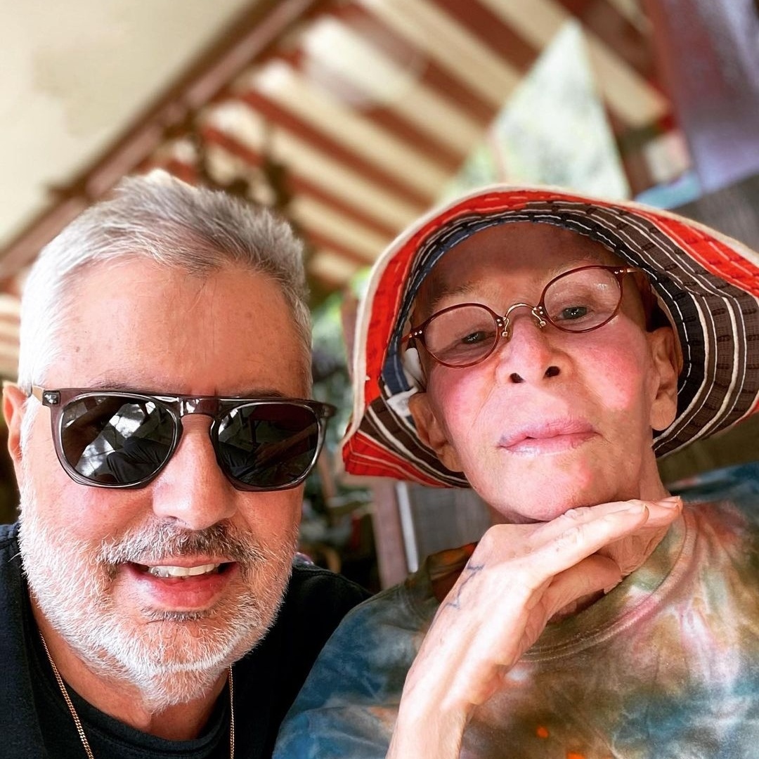Roberto de Carvalho ao lado da esposa, Rita Lee; multi-instrumentista atualizou estado de saúde da cantora