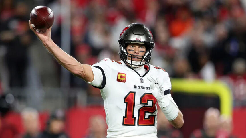 Tom Brady em campo com a camisa do Tampa Bay Buccaneers