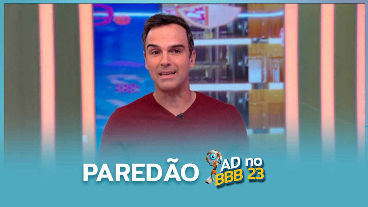 Tadeu Schmidt no cenário do BBB 23 anunciando a formação do Paredão