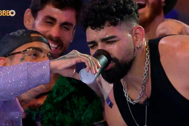 Dilsinho bebe na festa do BBB 23 ao lado de MC Guimê e Cara de Sapato