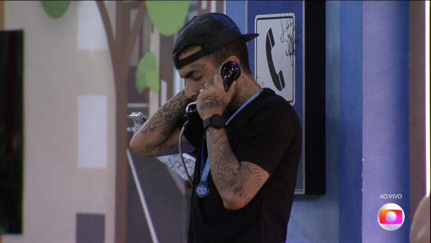 Guime atende big fone no BBB 23