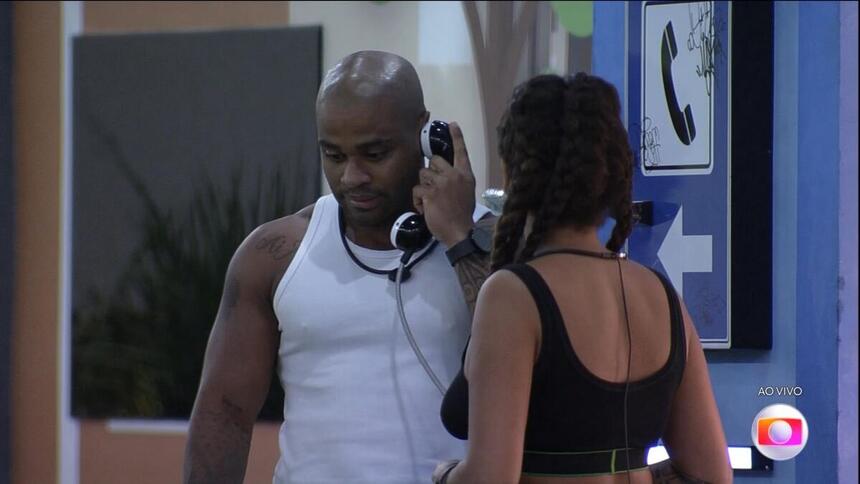 Cezar atendeu o Big Fone neste sábado (04), no BBB 23